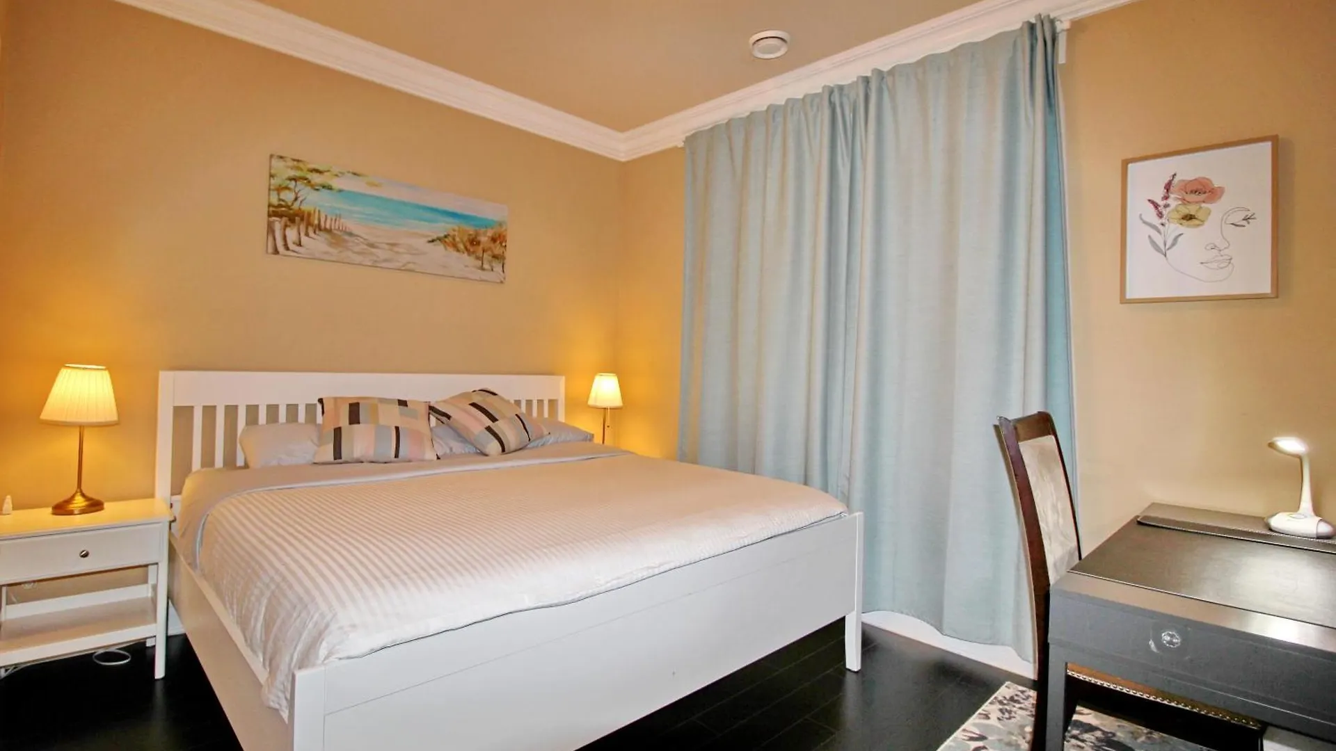 Close To Yvr King Sized Private Entrance Suite Richmond